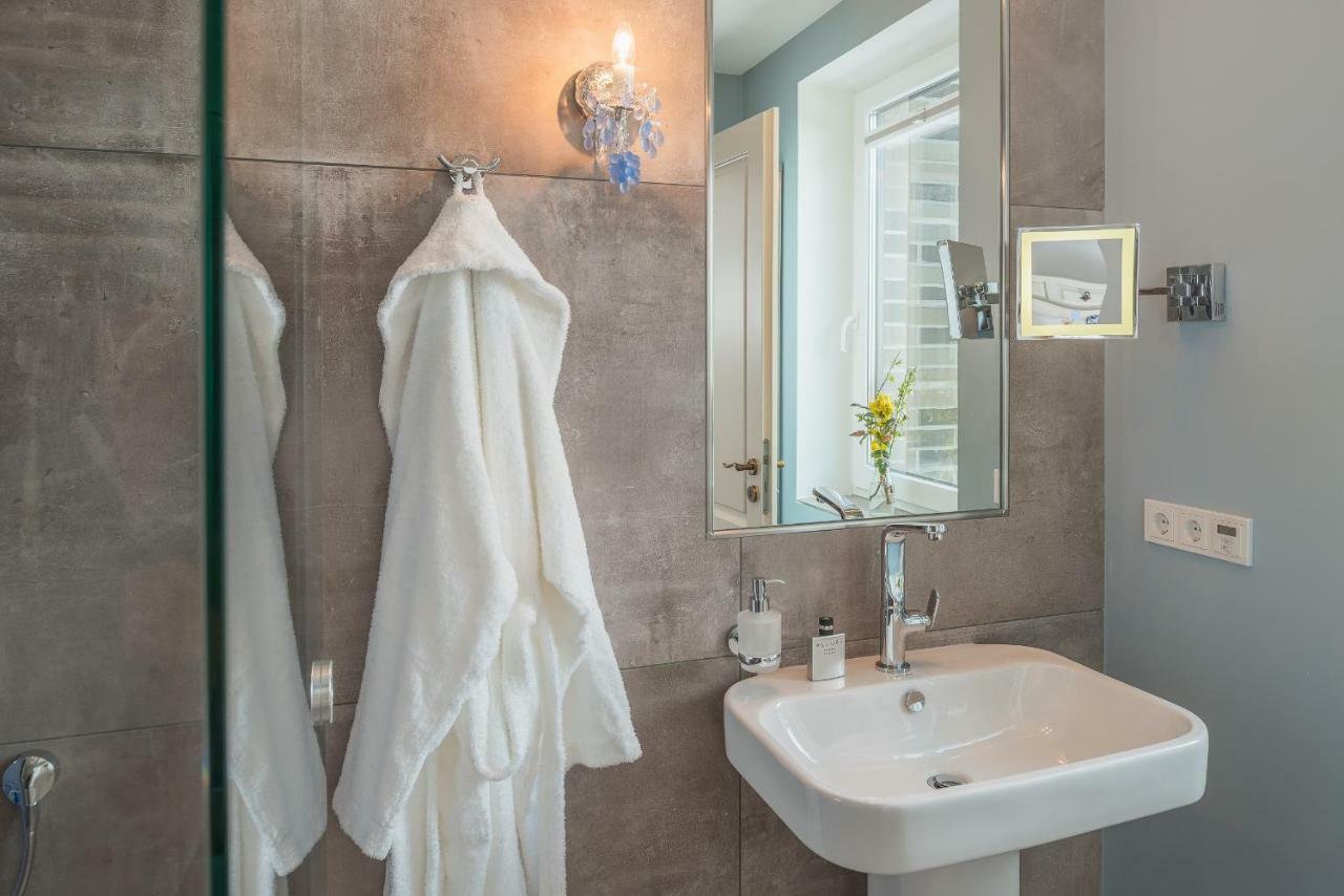 Villa Lotsenhaeuser Ruegen - Luxus Ferienhaus - 3 Schlafzimmer - Sauna - Dachterrasse Mit Boddenblick Breege Esterno foto