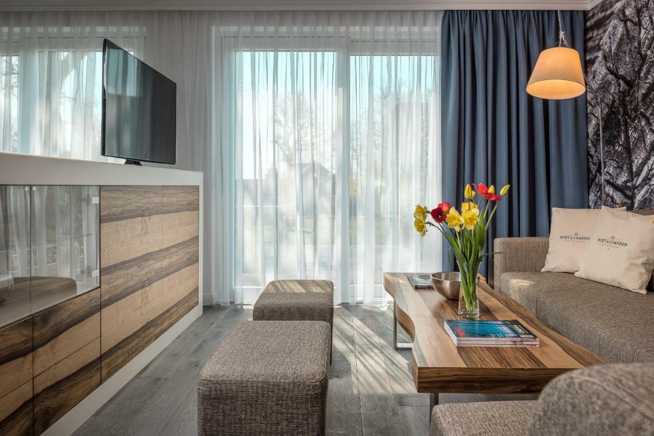 Villa Lotsenhaeuser Ruegen - Luxus Ferienhaus - 3 Schlafzimmer - Sauna - Dachterrasse Mit Boddenblick Breege Esterno foto